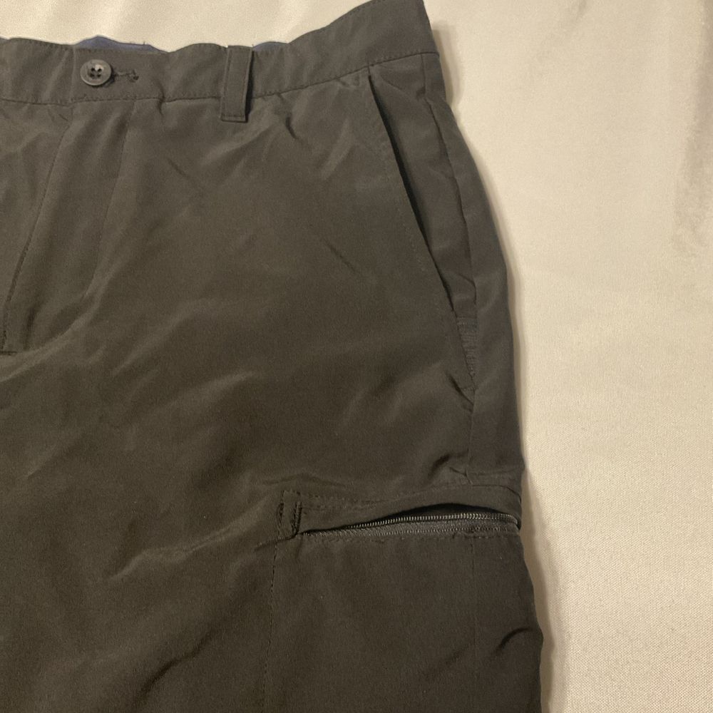 IZOD Swingflex Stretch Cargo Golf Shorts Mens Size 30 Black‎ - Picture 2 of 7